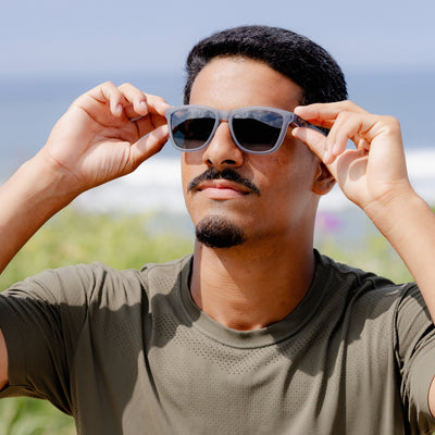 Óculos de Sol Casual Liftus Essential - Preto | Cinza Transparente