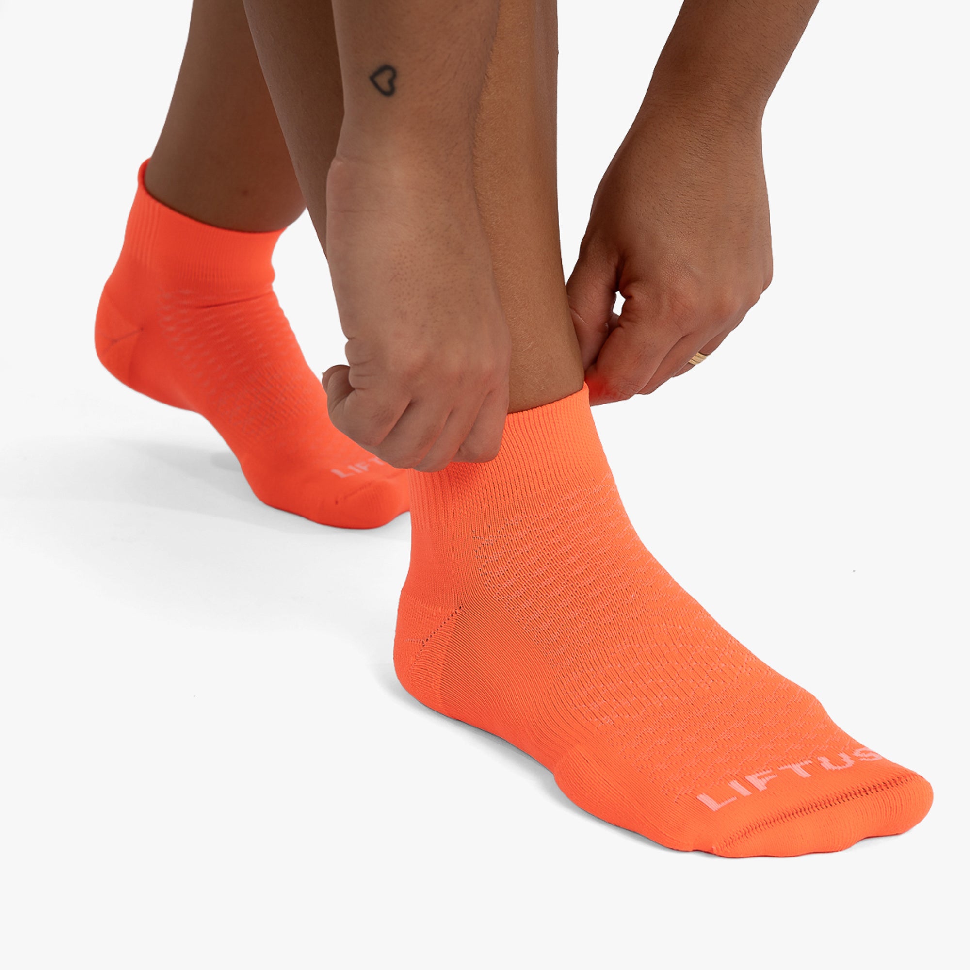Meia Esportiva Liftus Performance - Cano Curto | Coral Neon